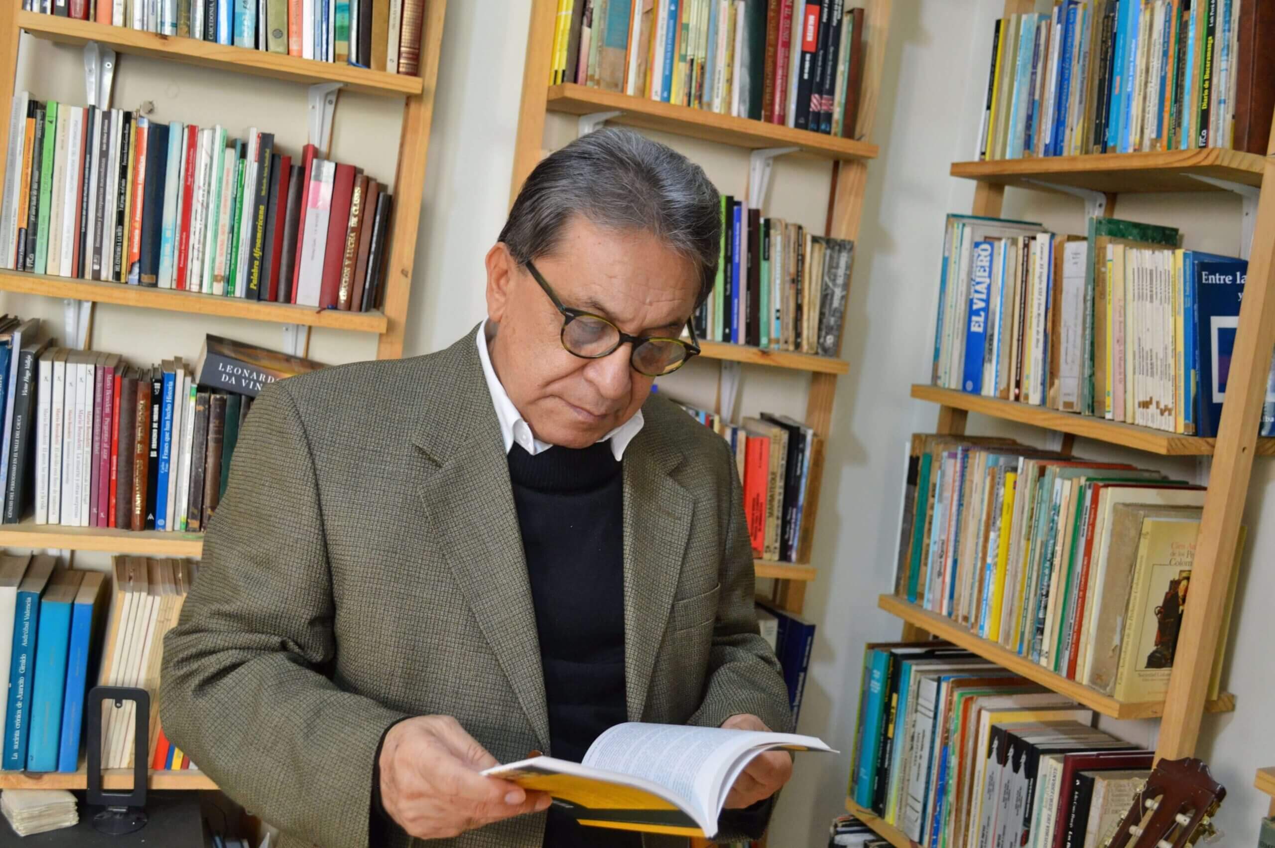 Lizardo Carvajal — Director Editorial de Poemia